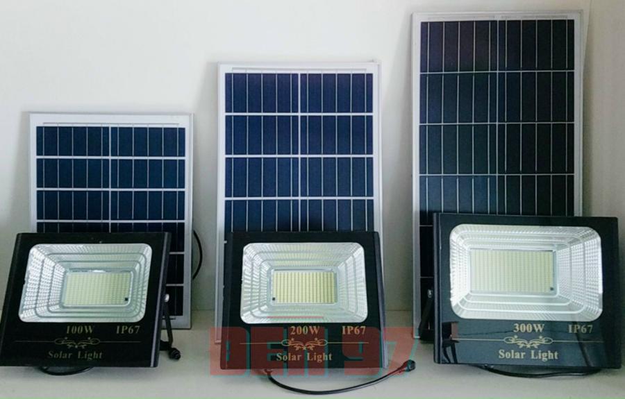 Đèn pha năng lượng mặt trời công suất 100W, 200W, 300W