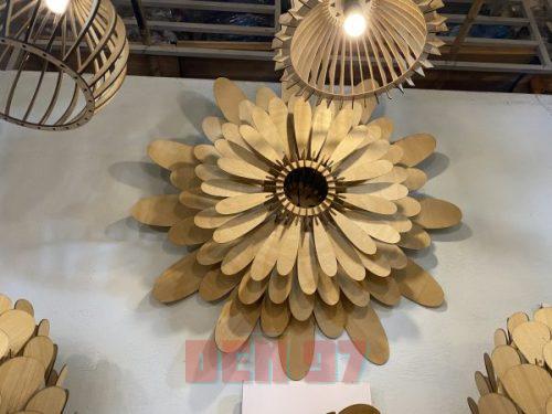 Đèn gỗ trang trí vách, thả trần trang trí phòng thờ cánh hoa cúc phi 650mm DG325